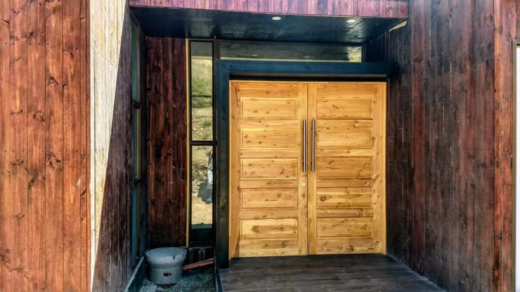 Az „én házam az én váram” – egyedi és egyben exkluzív fa bejárati ajtók egyedi gyártása