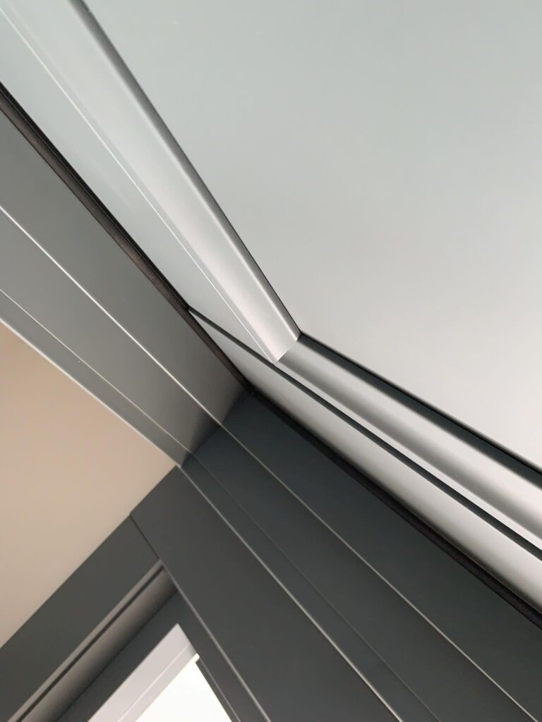 Neo-Soft 402 Malahit laminált beltéri ajtó tömör kivitelben, amely elkápráztatja a vásárlókat - 11 768x1024