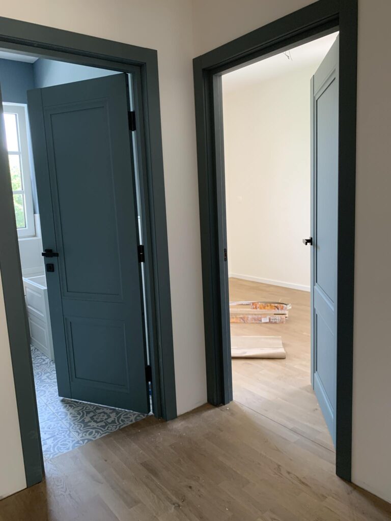 Neo-Soft 402 Malahit laminált beltéri ajtó tömör kivitelben, amely elkápráztatja a vásárlókat - 2 768x1024